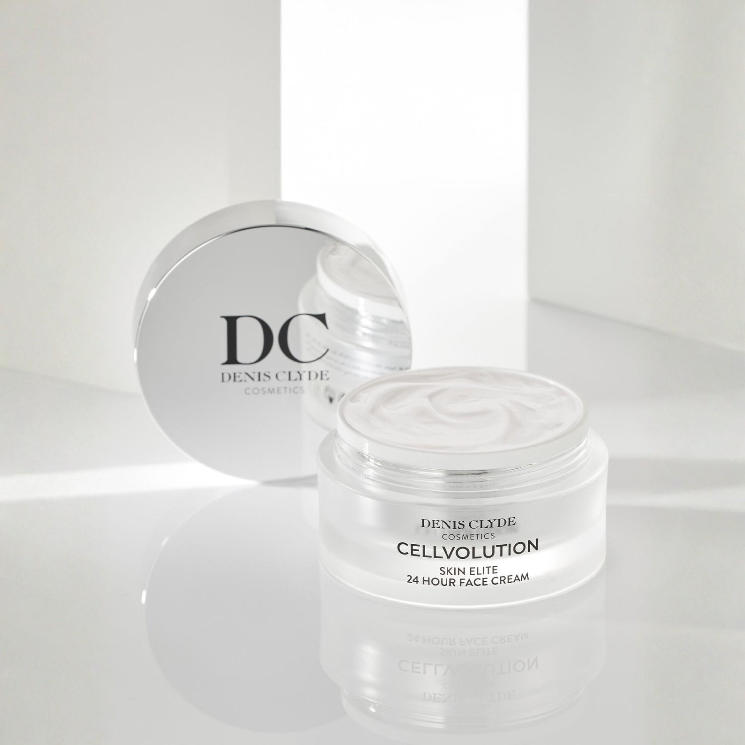 CELLVOLUTION Skin Elite 24 Hour Face Cream in der Anwendung